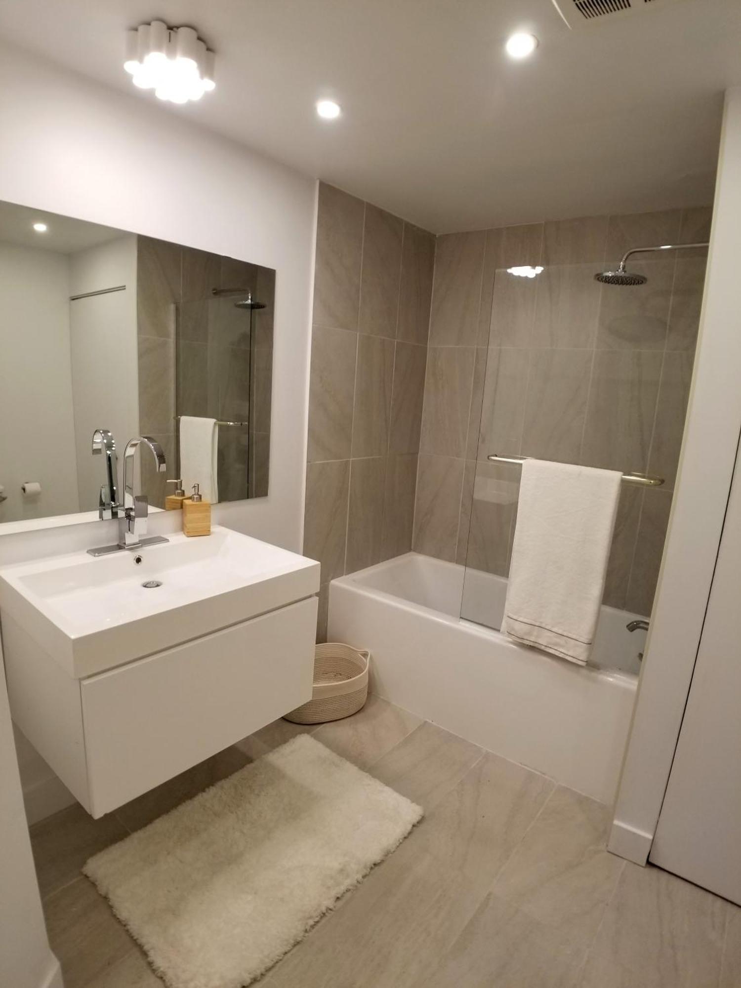 3 Bedroom Near Olympic Stadium Монреаль Экстерьер фото